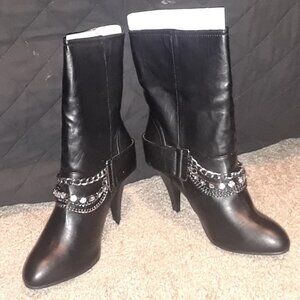 DOLLHOUSE You Chain It  Heeled BootIE